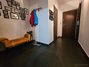 Predaj 3 izbový moderný byt v centre s balkónom — foto 6