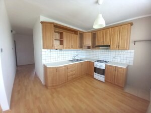 Predaj krásny 3-izbový byt + balkón, v peknom, tichom prostredí, v tes — foto 1