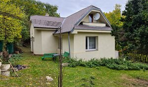 JEDINEČNÁ NEHNUTEĽNOSŤ POD HRADOM TEMATÍN – RODINNÝ DOM + 13046m2 — foto 1