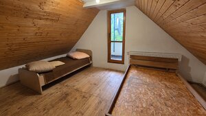 JEDINEČNÁ NEHNUTEĽNOSŤ POD HRADOM TEMATÍN – RODINNÝ DOM + 13046m2 — foto 19