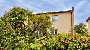 Priestranný rodinný dom na Floreáte v Piešťanoch – pozemok 616 m² — foto 9