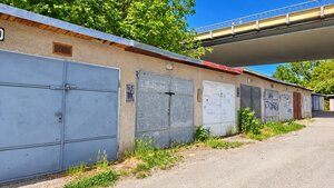 NA PREDAJ MUROVANÁ GARÁŽ S ELEKTRINOU 18 m² ZVOLEN – BLÍZKO CENTRA — foto 1