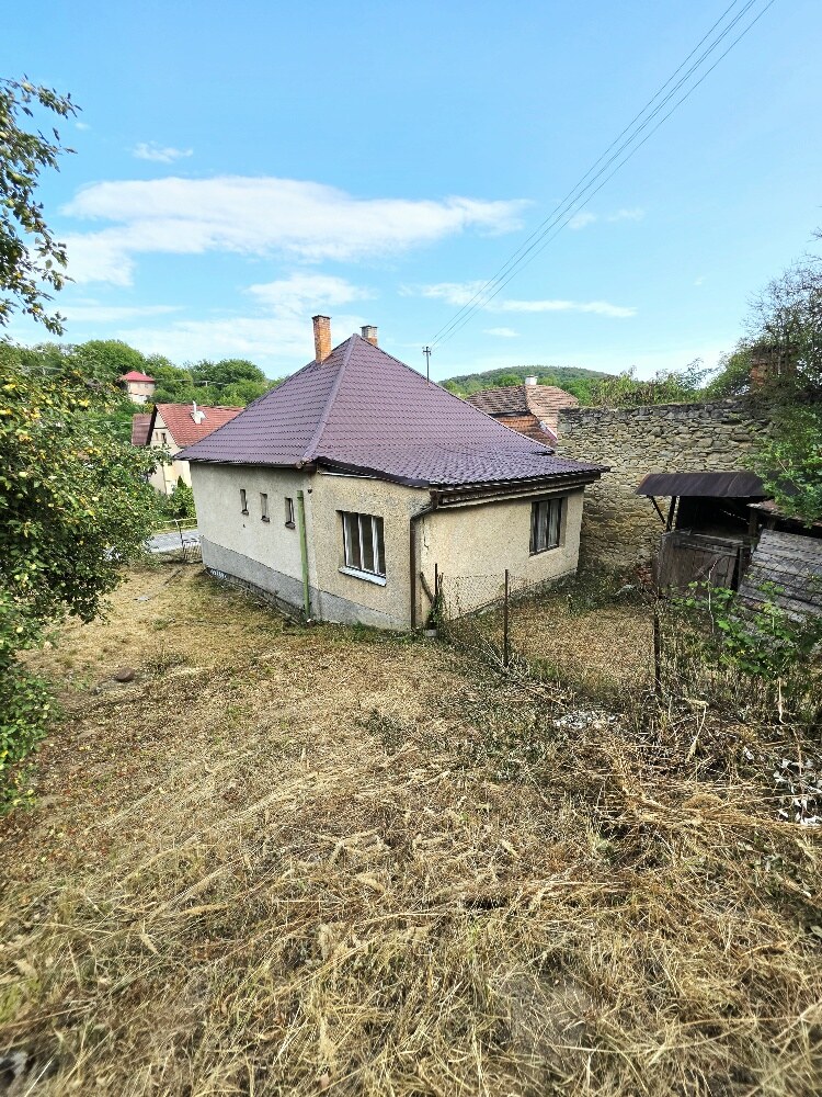 REZERVOVANÉ Rodinný dom s krásnym pozemkom v obci Kšinná/POZEMOK 831 m — foto 11