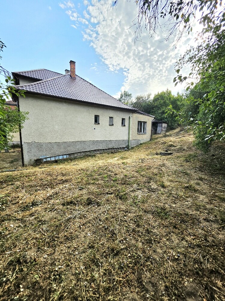 REZERVOVANÉ Rodinný dom s krásnym pozemkom v obci Kšinná/POZEMOK 831 m — foto 17