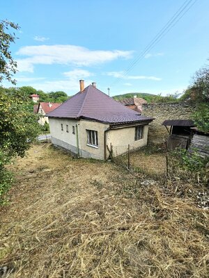 REZERVOVANÉ Rodinný dom s krásnym pozemkom v obci Kšinná/POZEMOK 831 m — foto 11
