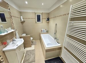 RODINNÝ DOM- VEĽKÉ CHLIEVANY- POZEMOK 1001 m2- 5 IZBOVÝ — foto 4
