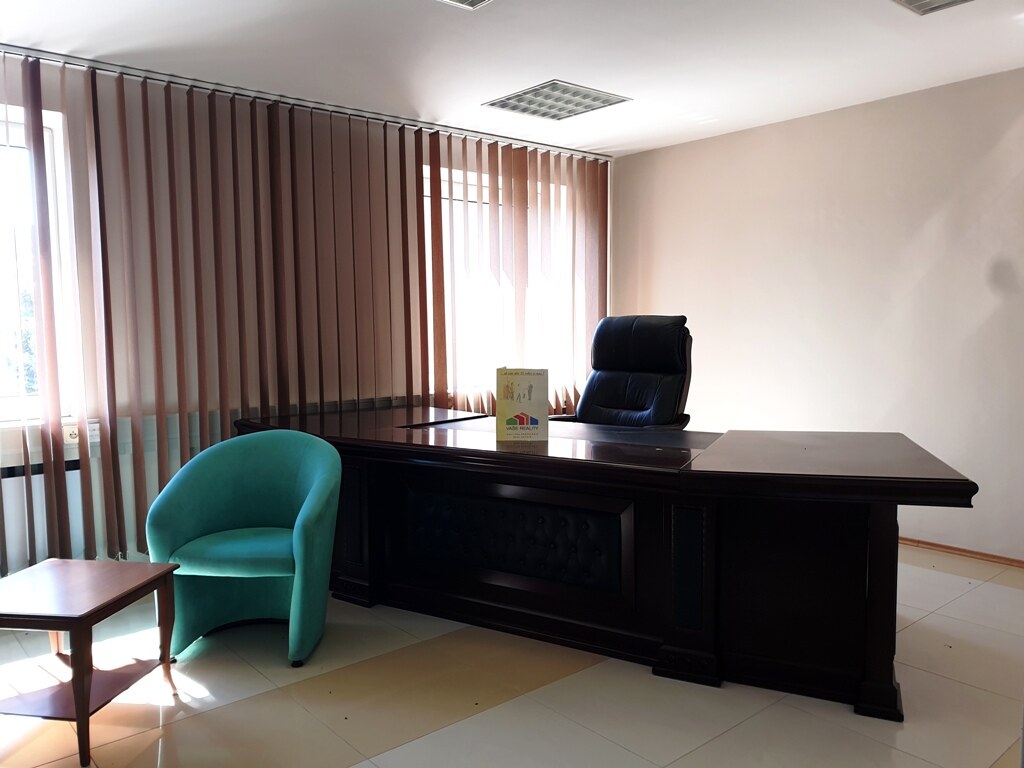 Administratívna budova so sklad. priestormi 1200 m2 - Tr. Bohuslavice — foto 27