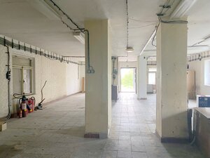 Komerčná budova - Ilava - centrum mesta — foto 1