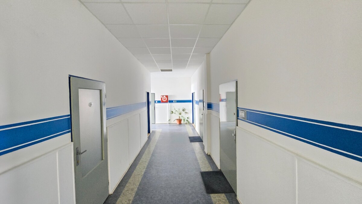 Kancelária 70 m² (50m2 + 20m2) na prenájom - Piešťany, Vajanského — foto 8