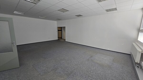 Kancelária 64 m² (52m2 + 12m2) na prenájom - Piešťany, Vajanského