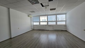 Voľná kancelária 45,5 m² na prenájom - Piešťany, Vajanského — foto 2