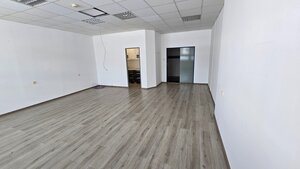 Voľná kancelária 45,5 m² na prenájom - Piešťany, Vajanského — foto 3