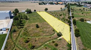 INVESTIČNÝ POZEMOK 2250 M2 NA PREDAJ – KRAKOVANY, časť STRÁŽE — foto 2