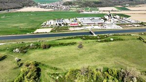 Rekreačný pozemok s troma jazerami o výmere 10ha - Zelená Voda, Beckov — foto 3