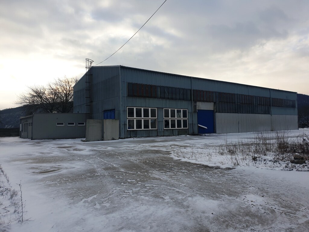 Priemyselný objekt 8 000 m2 s halou 991 m2 - Trenčianske Bohuslavice — foto 2