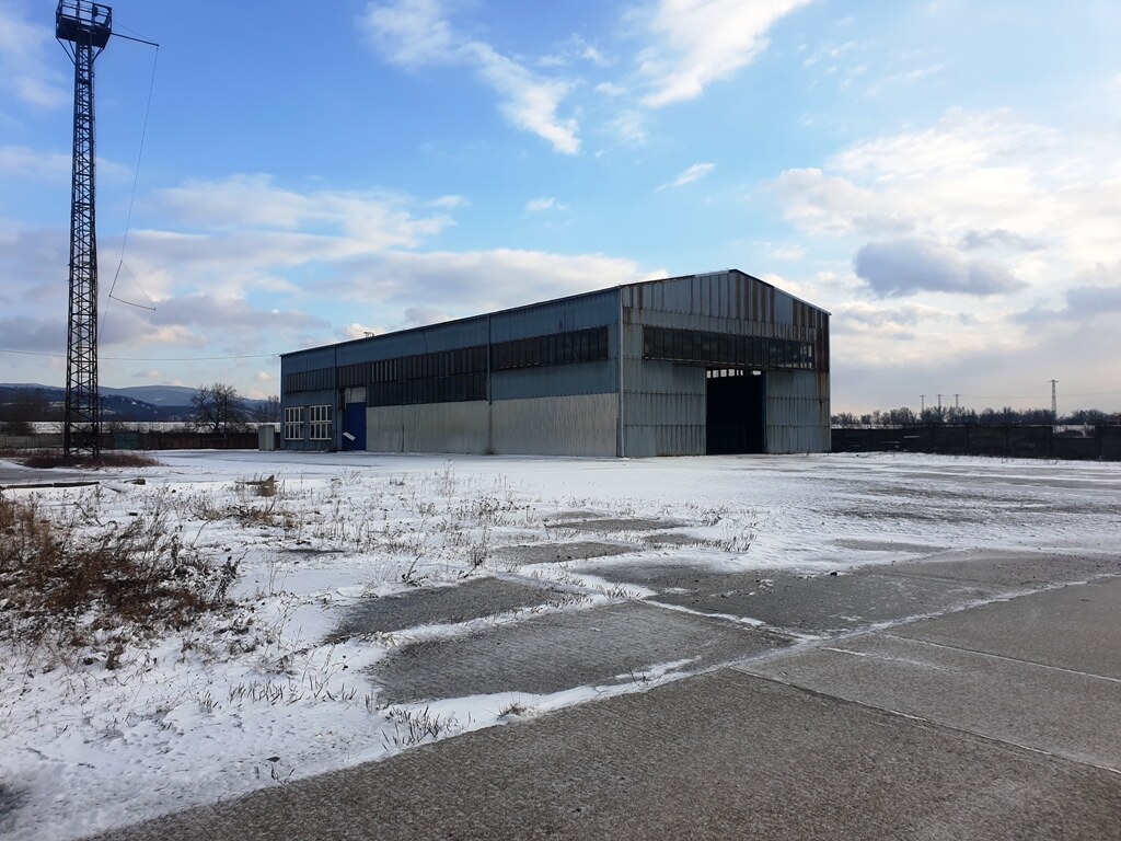 Priemyselný objekt 8 000 m2 s halou 991 m2 - Trenčianske Bohuslavice — foto 4