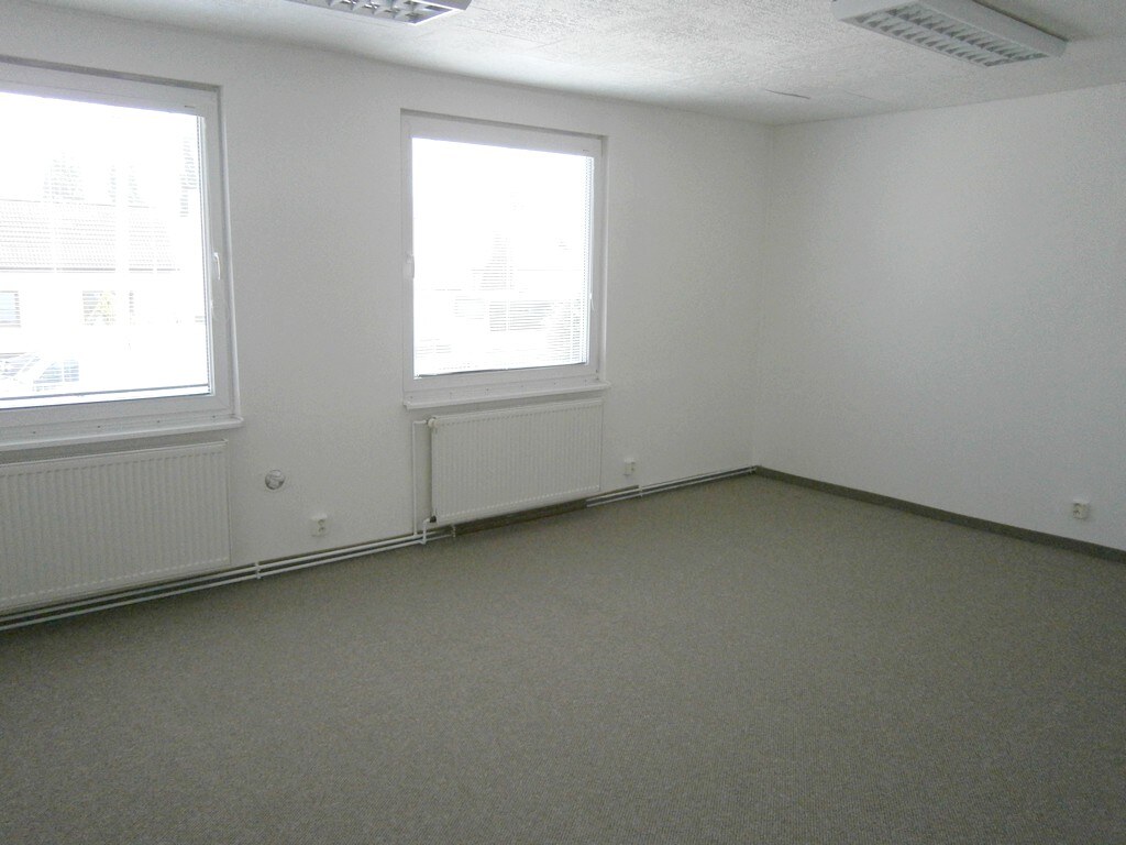 Prenájom kancelárskych priestorov-21m2, Vrbovská Cesta, Piešťany — foto 3
