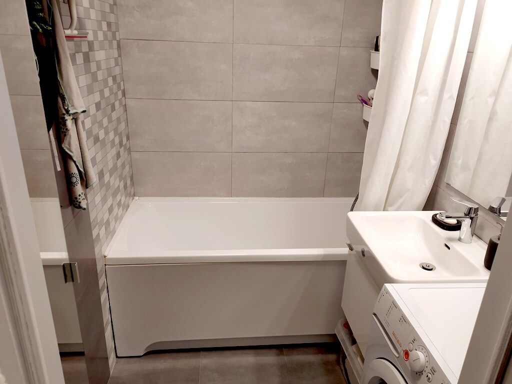 Prenajom izby s príslušenstvom a loggiou v trojizbovom byte, Piešťany — foto 4