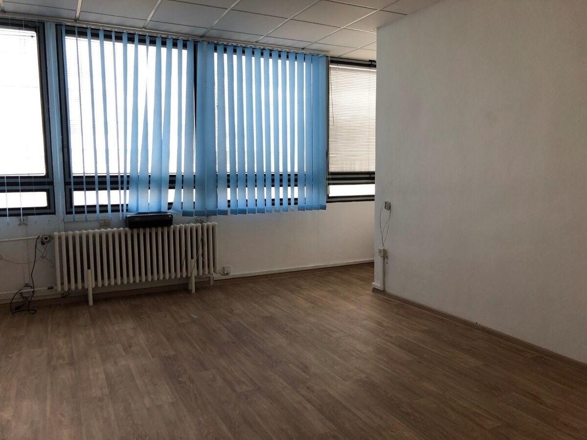 Prenájom kancelácie v centre mesta Považská Bystrica, 23 m2 — foto 2