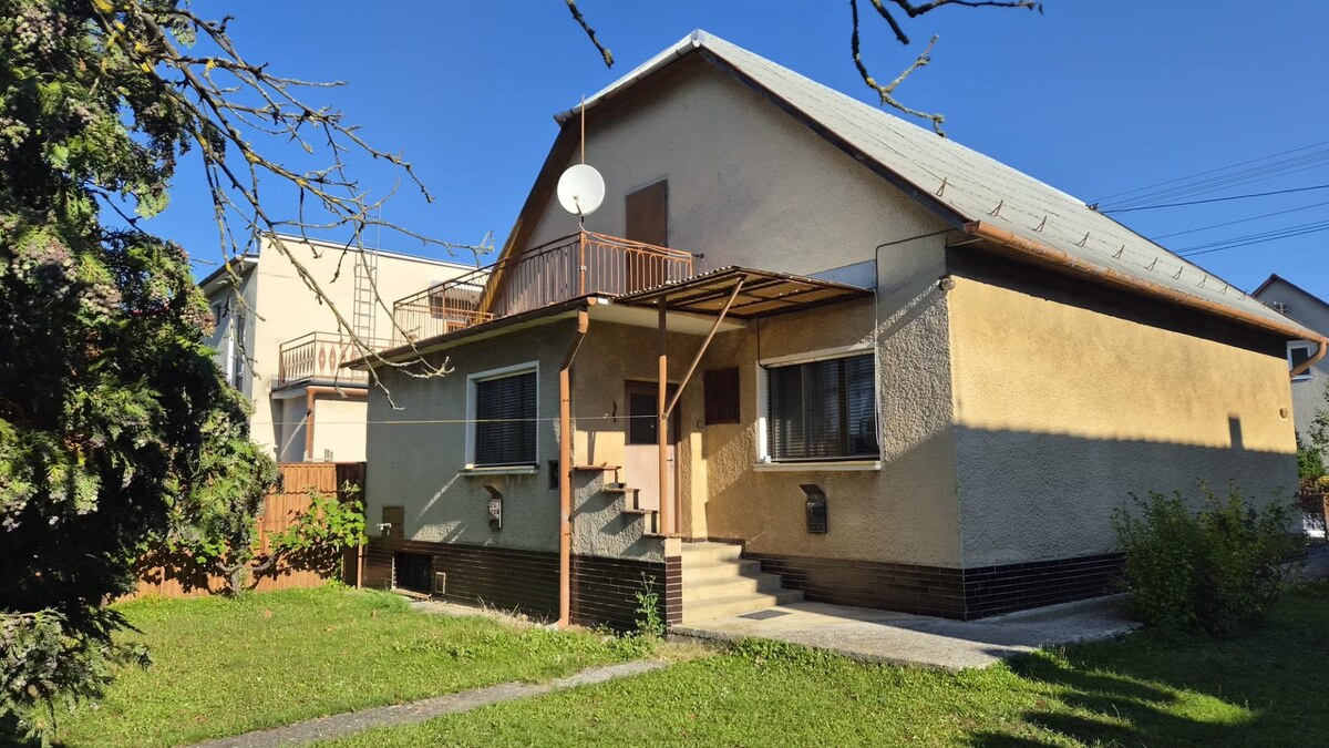 Dom s potenciálom a veľkou záhradou – Dubnica nad Váhom -Rezervované — foto 2