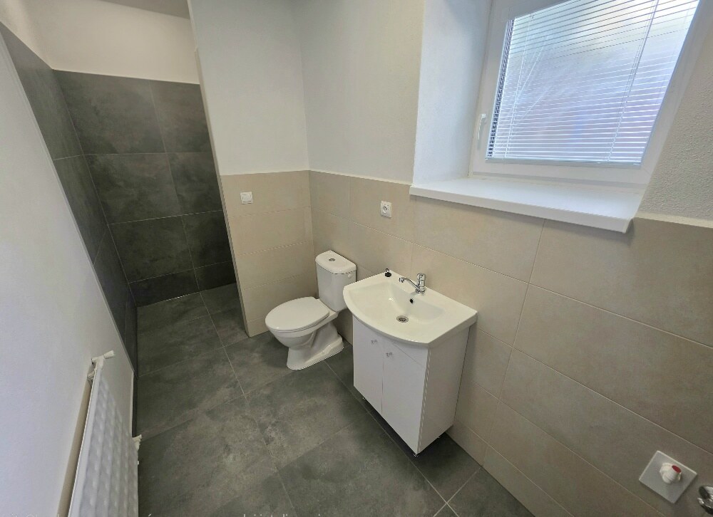 PRENÁJOM Bánovce nad Bebravou/2 IZBOVÝ BYT/CENTRUM-STRED/70m2 — foto 6