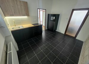 PRENÁJOM Bánovce nad Bebravou/2 IZBOVÝ BYT/CENTRUM-STRED/70m2 — foto 1