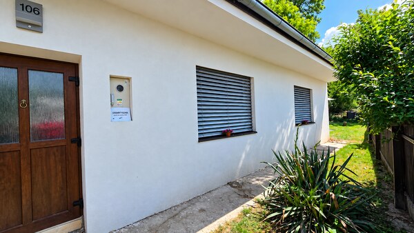 ZREKONŠTRUOVANÝ A ZARIADENÝ DOM 2 + kk • POZEMOK 1 112 m² • LÚKA